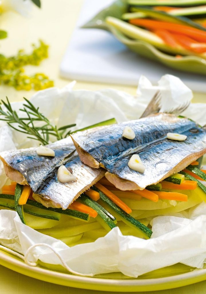 Comidas Saludables - Verduras y sardinas en papillote - Hábitos Saludables de Vida
